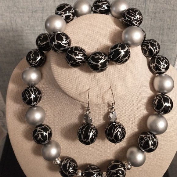 Black and Silver Chunky Statement Necklace / Bracelet / Earring Set - Picture 1 of 10